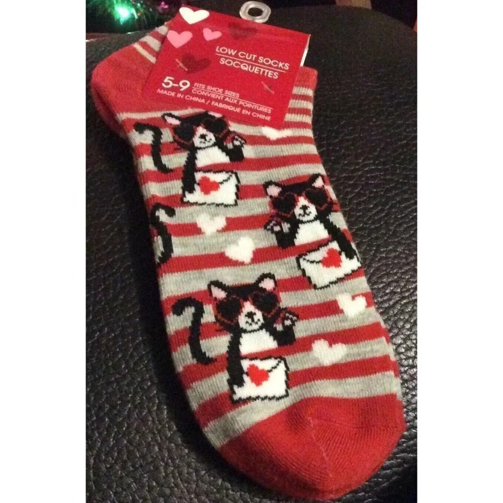 NWT Black Cat Kitten Valentines Heart Low Cut Socks Womens Size 5-9